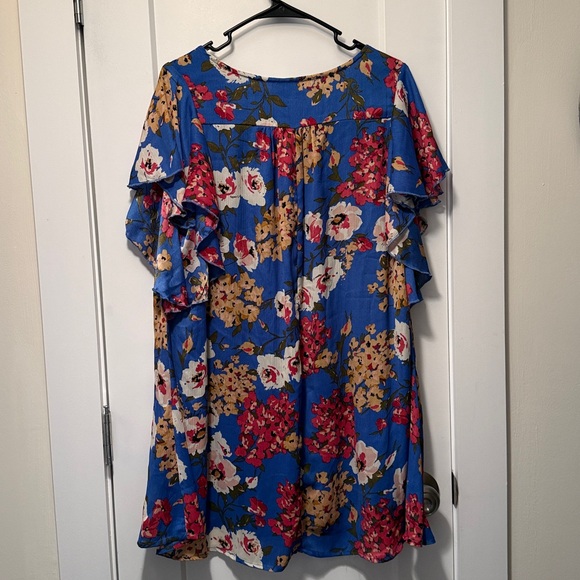 Umgee USA Women's Blue Floral‎ Split V-Neck Flutter Sleeve Dress Size M NWT - Picture 3 of 8